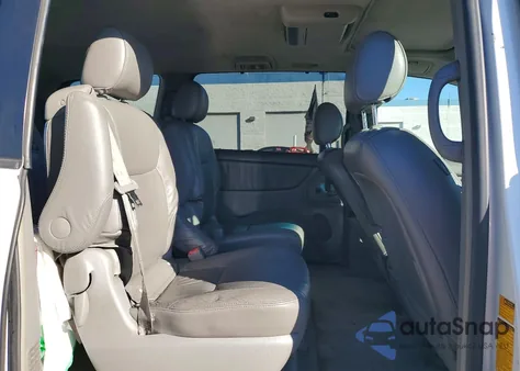 2006 Toyota Sienna Xle z USA, uszkodzony, nr VIN 5TDBA22C36S072602